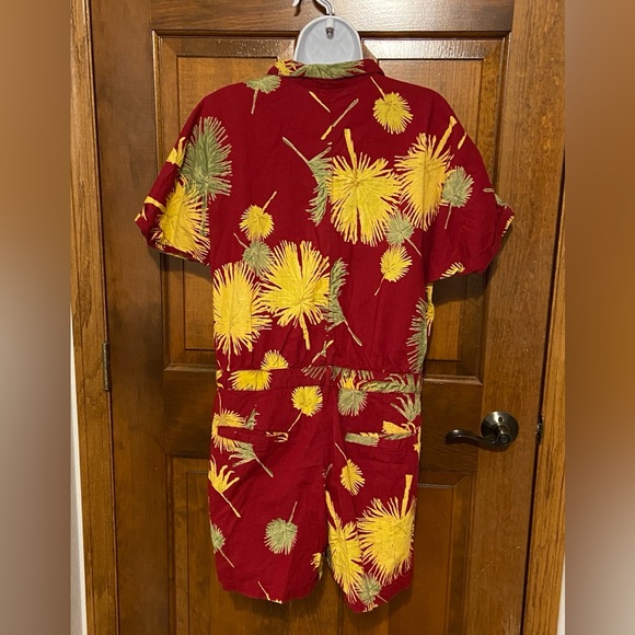 Free People Malibu Romper in a red combo maroon tropical print Size Large - Picture 9 of 16